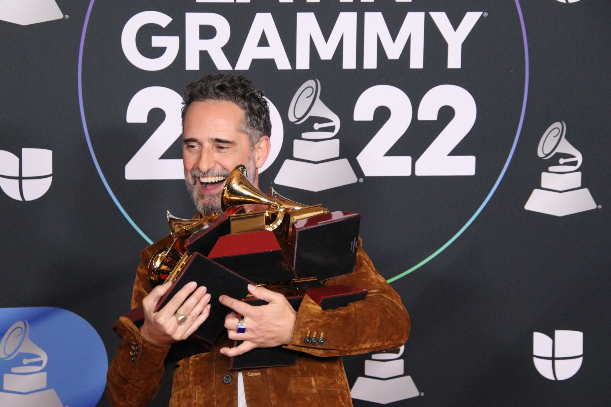 Jorge Drexler y Bad Bunny arrasan en los Latin Grammy 2022