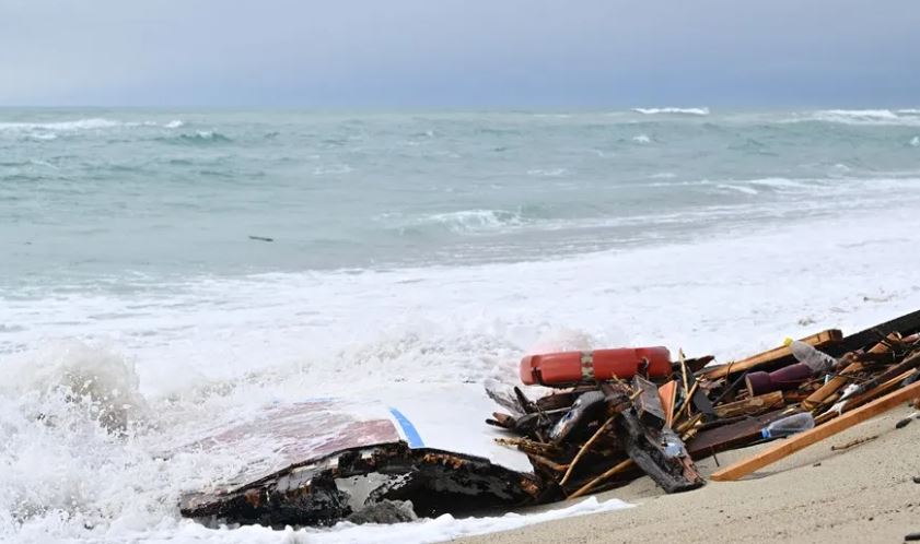 Continúa búsqueda de migrantes tras naufragio con 62 muertos frente a las costas italianas