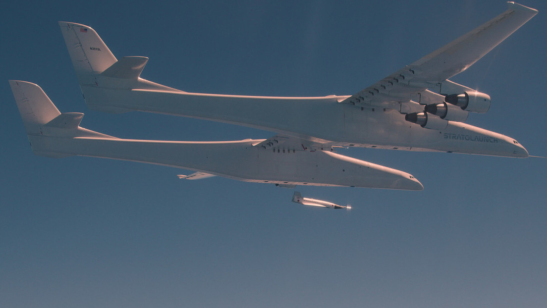 El avión más grande del mundo lanza por primera vez un prototipo de vehículo hipersónico