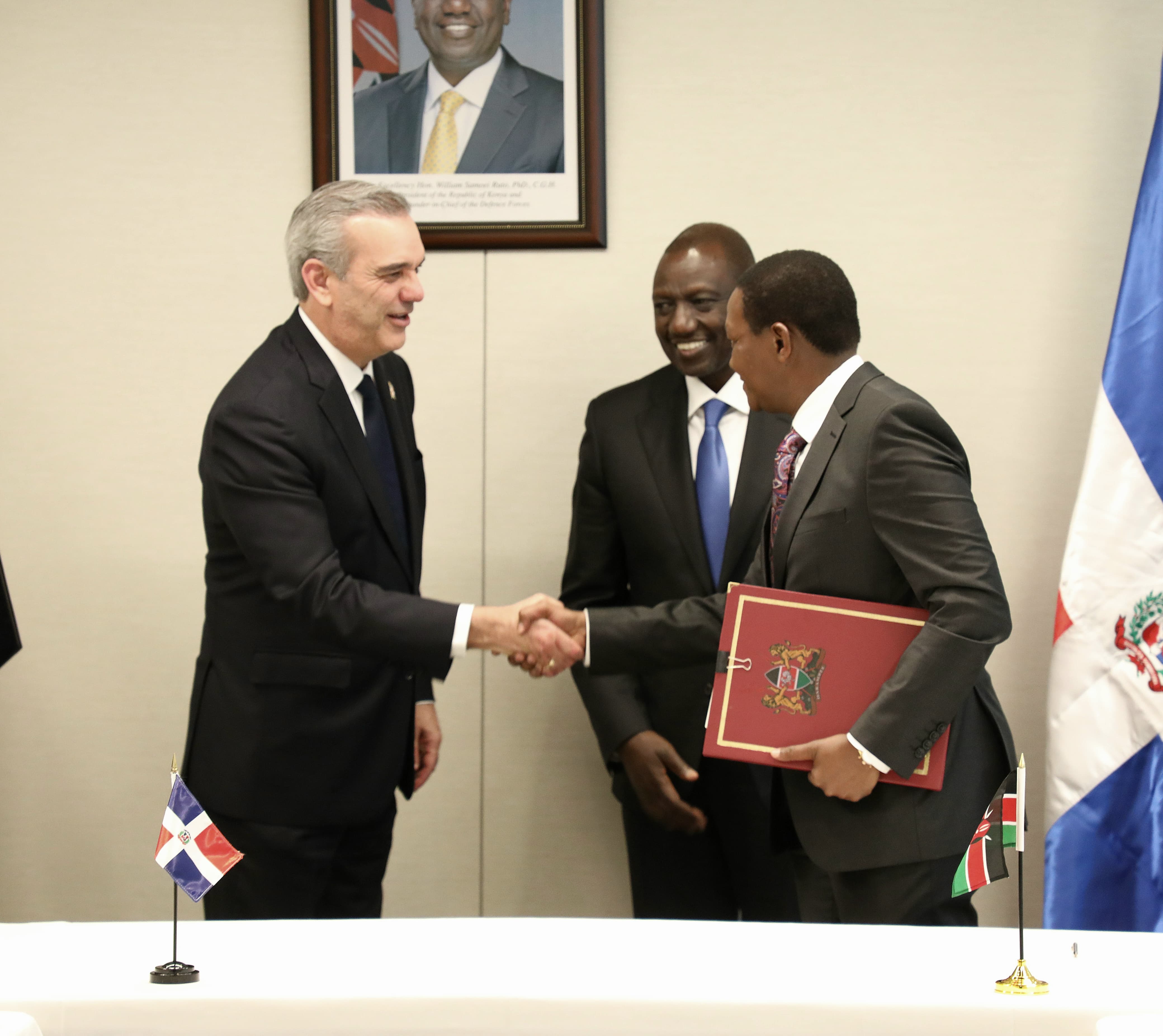 Presidente define a Kenia como un nuevo amigo de República Dominicana