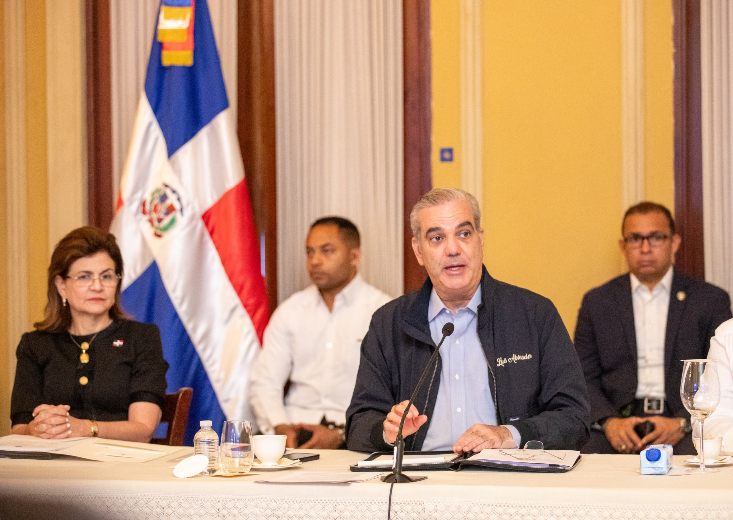 Presidente Abinader dice prioridad del Gobierno es salvar vidas; llama ...